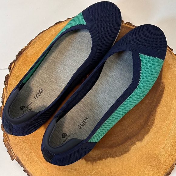 Clarks Shoes - Clarks Cloudsteppers Carly‎ Wish Ballet Navy and Green Flats Women’s Size 9